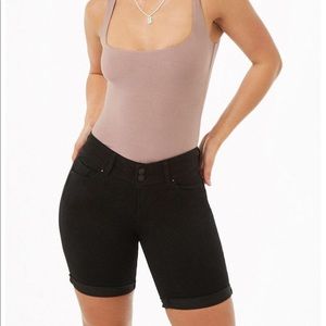 Push up black shorts